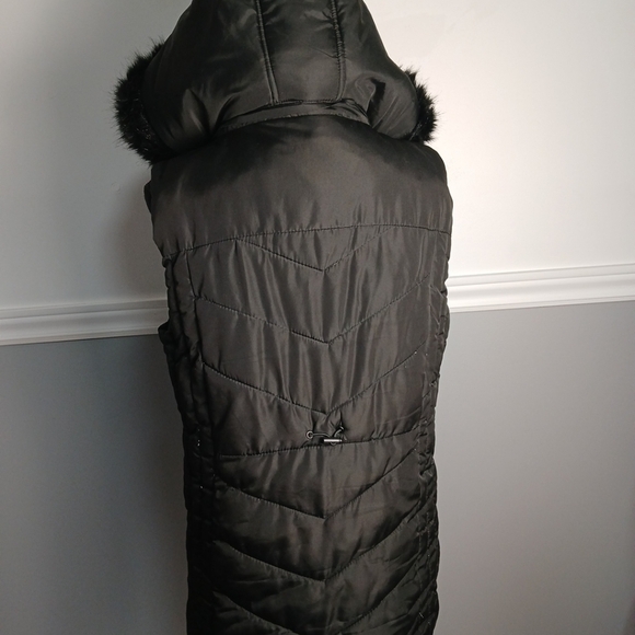 Jordache black long sleeveless puffer jacket with faux fur trim size large woman - Picture 3 of 7